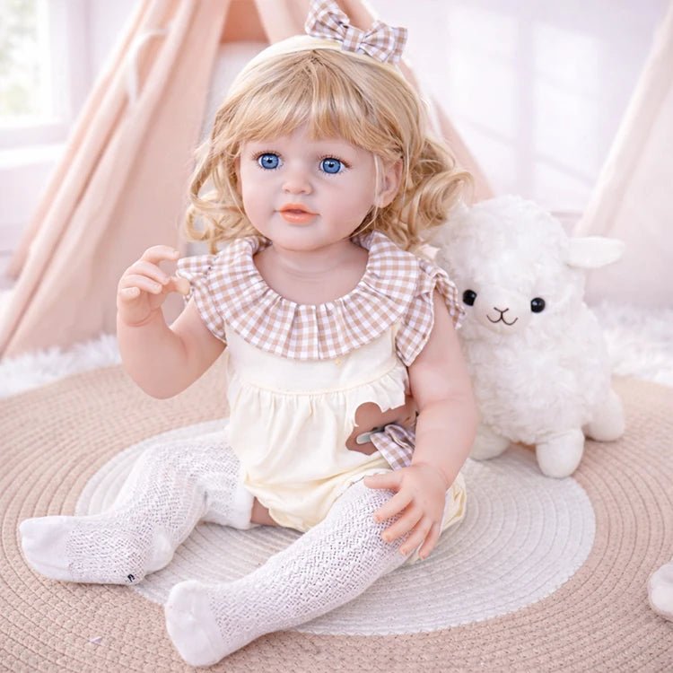 Chimidoll - muñeca renacida de niña pequeña: Vestido de encaje delicado y trenzas.