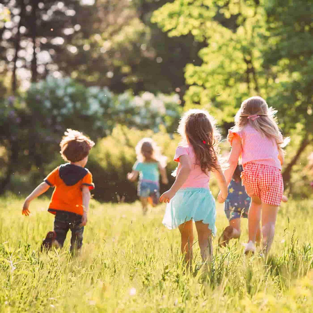 Children are running