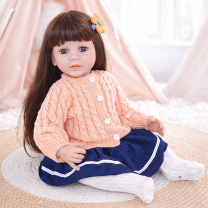 Reborn Kleinkindpuppe im klassischen Strickensemble