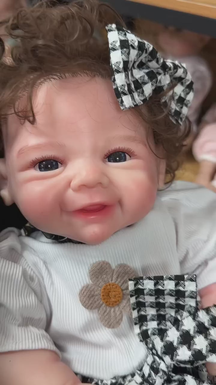 Load video: Molly 18"/20" Lifelike Full Silicone Reborn Baby Doll - chimidoll