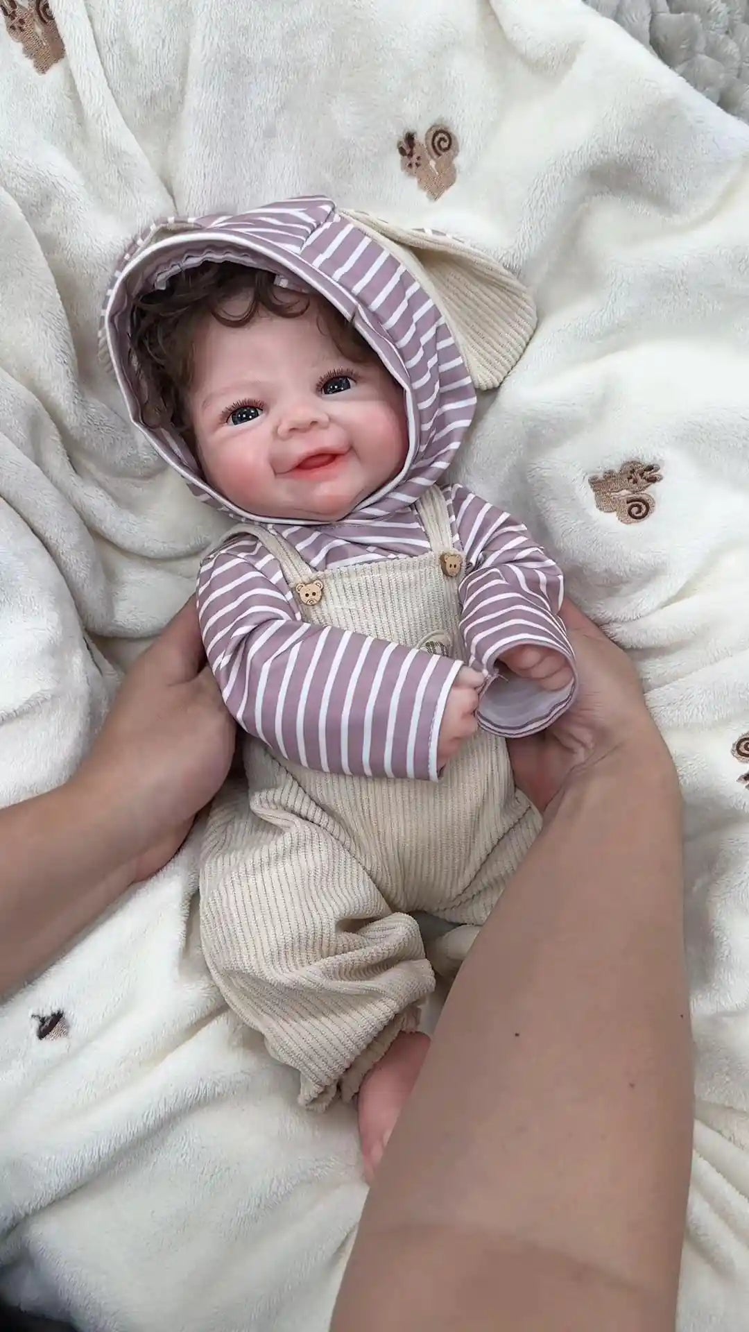 Load video: Finley 20" Realistic Full Silicone Reborn Baby Doll - chimidoll