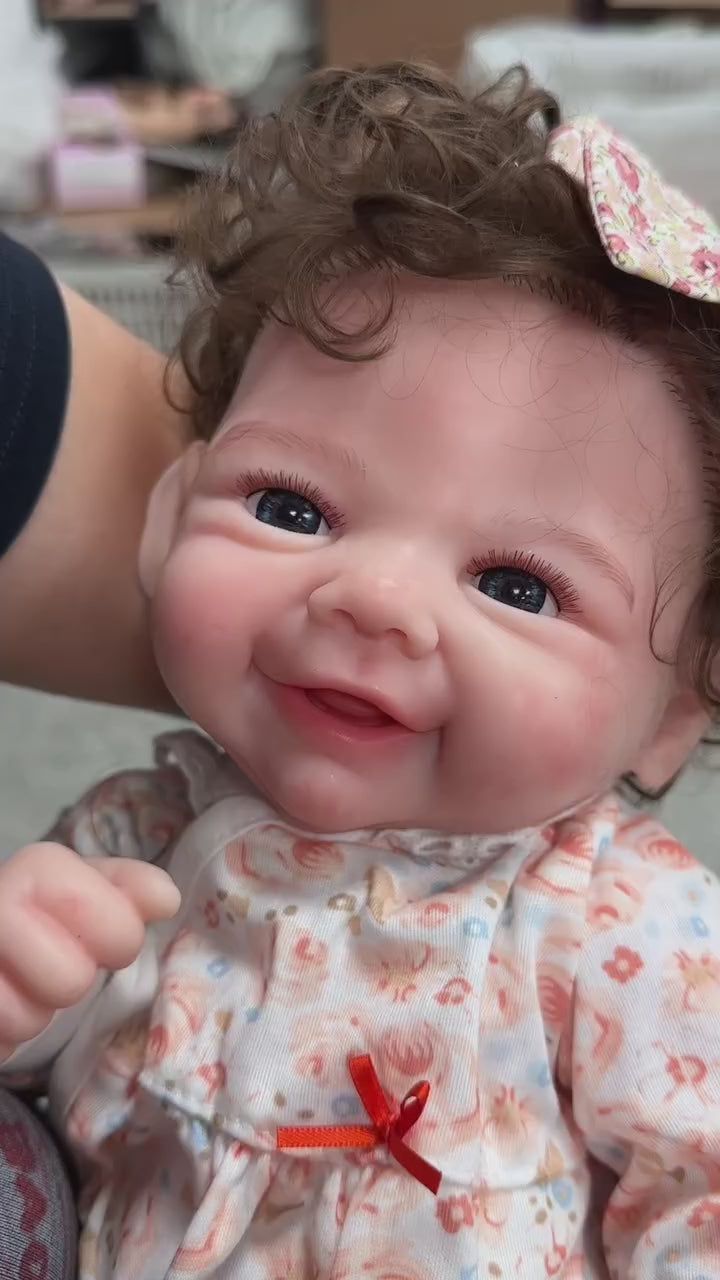 Cargar video: Hallie Lifelike Full Silicone Reborn Baby Doll - chimidoll